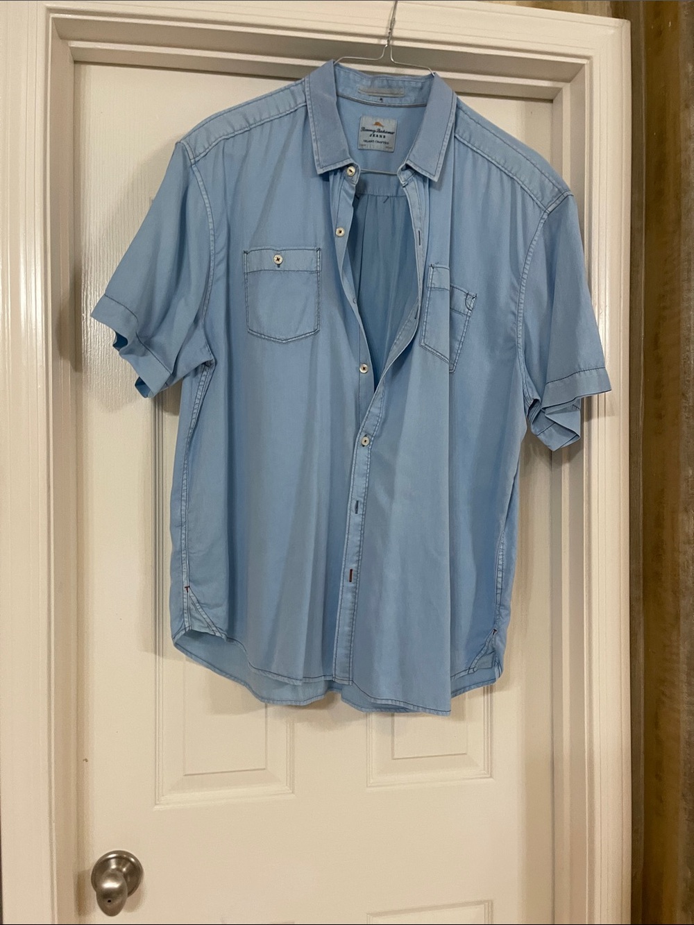 Tommy Bahama Light Blue Short-Sleeve Button-Down Shirt Brand NEW never worn